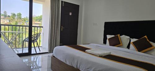 Queen Room with Balcony