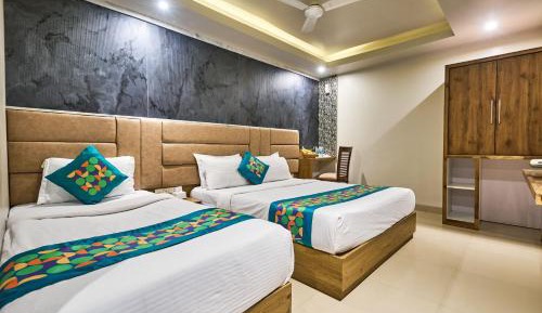 Deluxe Family Room