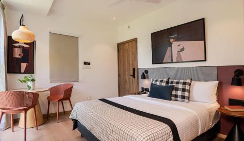 Deluxe Queen Room