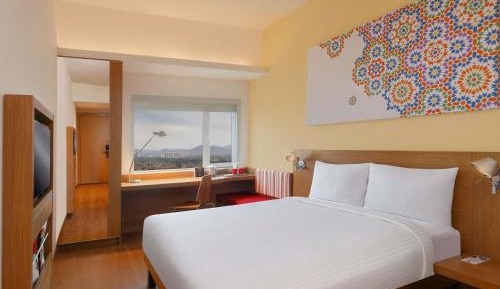 Standard Queen Room