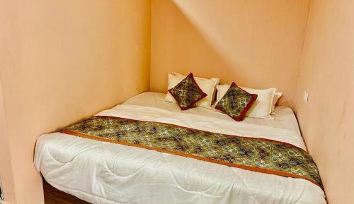 Deluxe Double Room (1 adult + 1 child)
