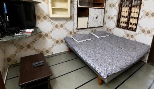 Deluxe Double Room (2 Adults + 1 Child)
