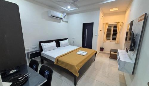 Deluxe Queen Room
