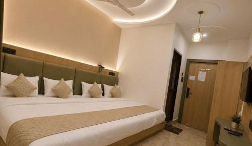 Quadruple Room with Private Bathroom