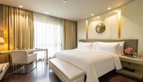 Deluxe Allure Suite