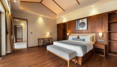 Amora Valley View Cottage with Swimming Pool
