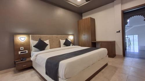 Double Room with Mountain View
