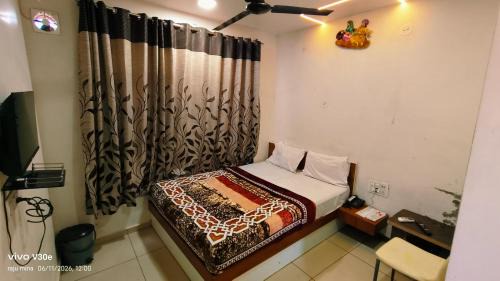 Deluxe Room (1 adult + 2 children)
