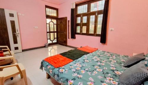Double or Twin Room with Shared Bathroom