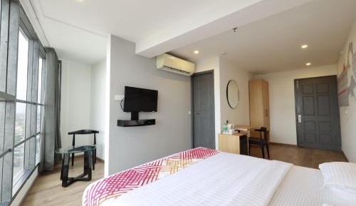 Luxe Queen Room City View