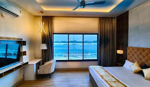 Deluxe Family Suite
