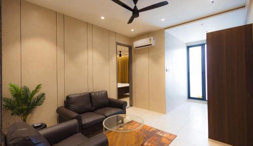 One-Bedroom Apartment with Balcony