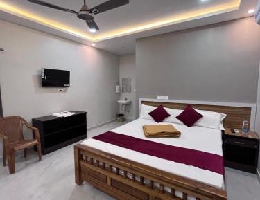 One-Bedroom Apartment with Balcony and Mountain View  