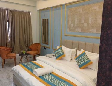 Deluxe Double Room Newly Renovated- Free pick and drop to Shirdi Railway Station