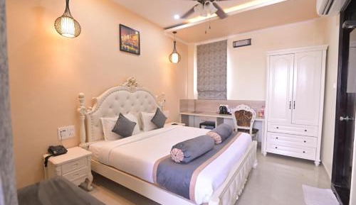 Premium Deluxe Room with 10% discount on food, beverages, carriage/cart ride and one way airport transfer