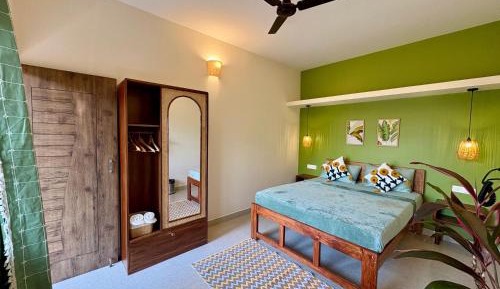 One-Bedroom Apartment with Balcony