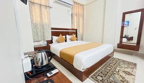 Deluxe Double Room (2 Adults + 1 Child)