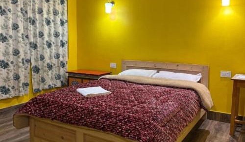 Deluxe Double Room (1 adult + 1 child)