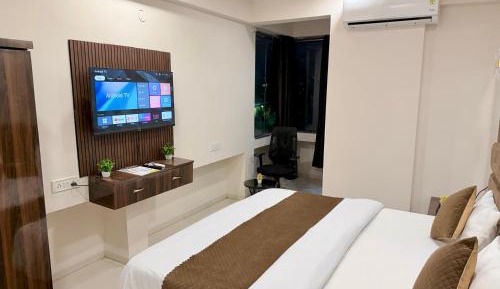Standard Queen Room