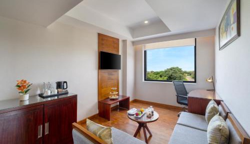 Suite with Lake View