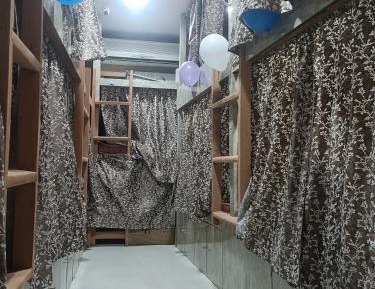 Single Bed in Male Dormitory Room with Shared Bathroom