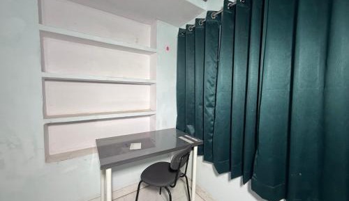 Deluxe One-Bedroom Apartment