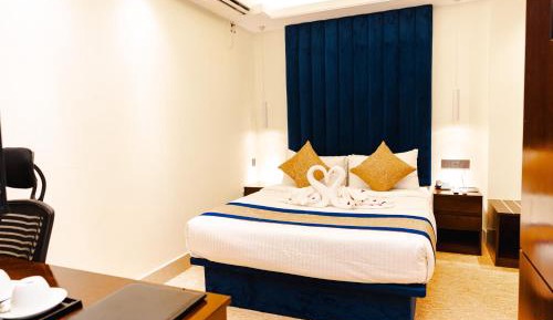 Deluxe Queen Room
