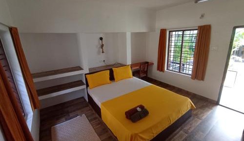 Budget Queen Non AC(Ground floor)