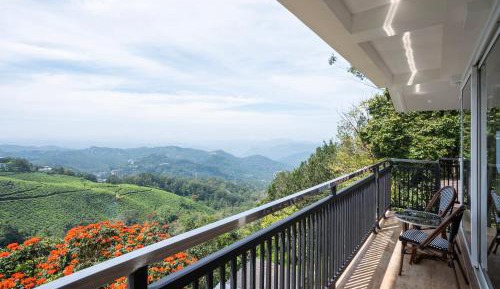 Club Suite with Complimentary Adventure Activities and 100 Spread Breakfast