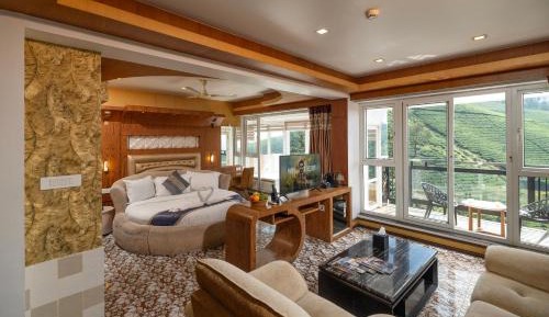 Honeymoon suite with Complimentary Adventure Activities and 100 Spread Breakfast