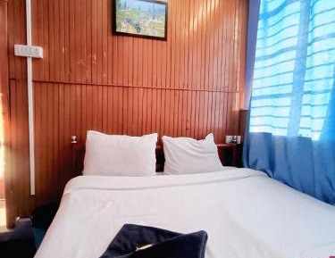 Single Room with Mountain View