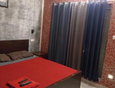 Queen Room with Balcony