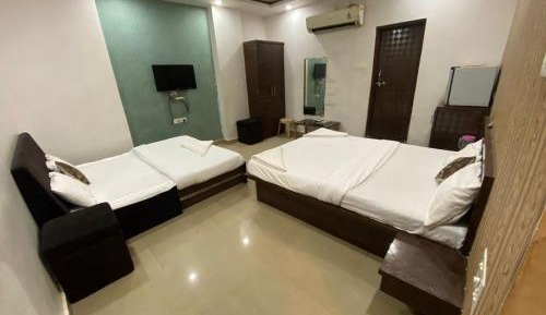 Deluxe Double or Twin Room