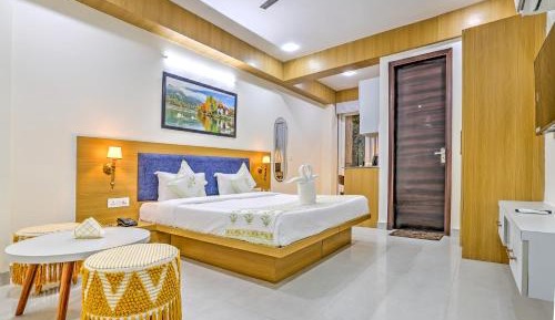Studio with Sofa Bed