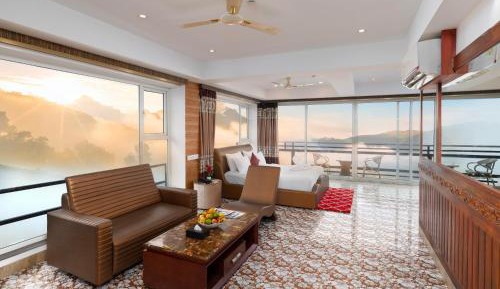 Corner Club Suite with Complimentary Adventure Activities and 100 Spread Breakfast