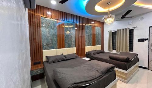 Deluxe Family Room