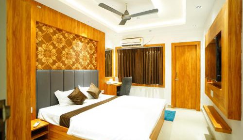 Deluxe Double Room (2 Adults + 1 Child)