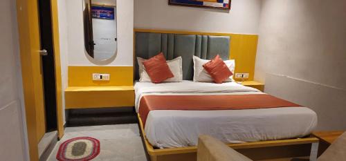 Deluxe Room (2 Adults + 1 Child)
