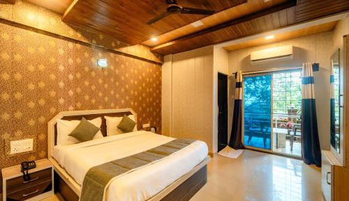 King Room with Mountain View