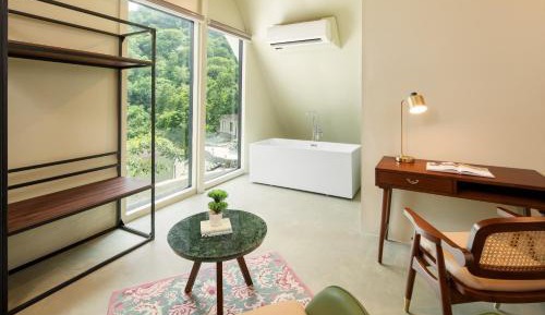 Premium Room - 10% Discount on Food & Soft Beverages