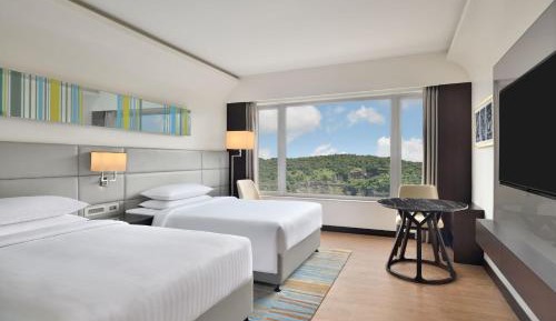 Executive Club, Executive lounge access, Guest room, 2 Twin, City view