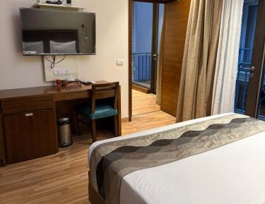 Superior Deluxe King Suite