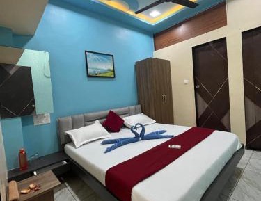 Deluxe Double Room (2 Adults + 1 Child)