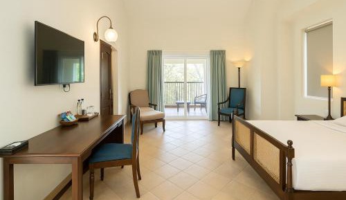 Premium Room with Balcony: 15% off on F&B