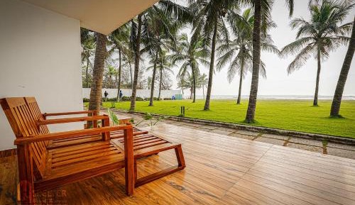 Deluxe Room with Sea View