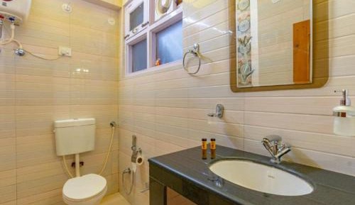Superior Double Room with Balcony and Mountain View