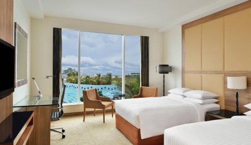 Executive Deluxe Double Room with Two Double Beds and Executive Lounge Access