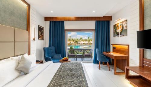Grand Room with Balcony