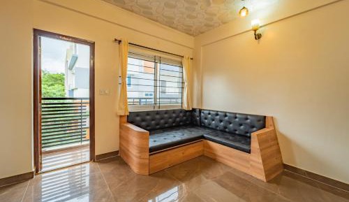 Superior One-Bedroom Apartment with Balcony
