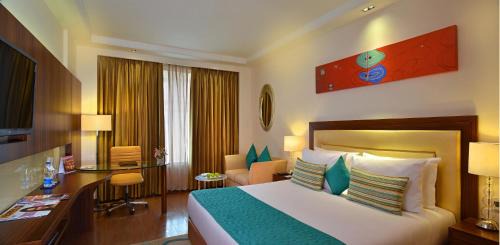 Club King Room with 20% discount on Food, Spa, Beverages and Laundry | 1+1 IMFL from 3pm to 7pm